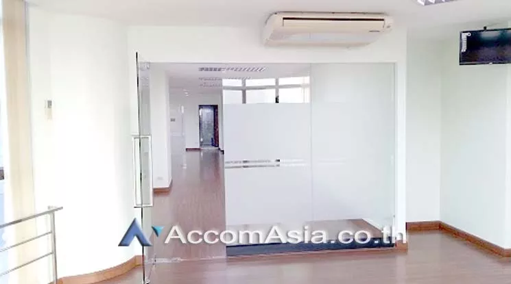  1  Office Space For Rent in Silom ,Bangkok BTS Surasak at Nusa State Tower AA16857
